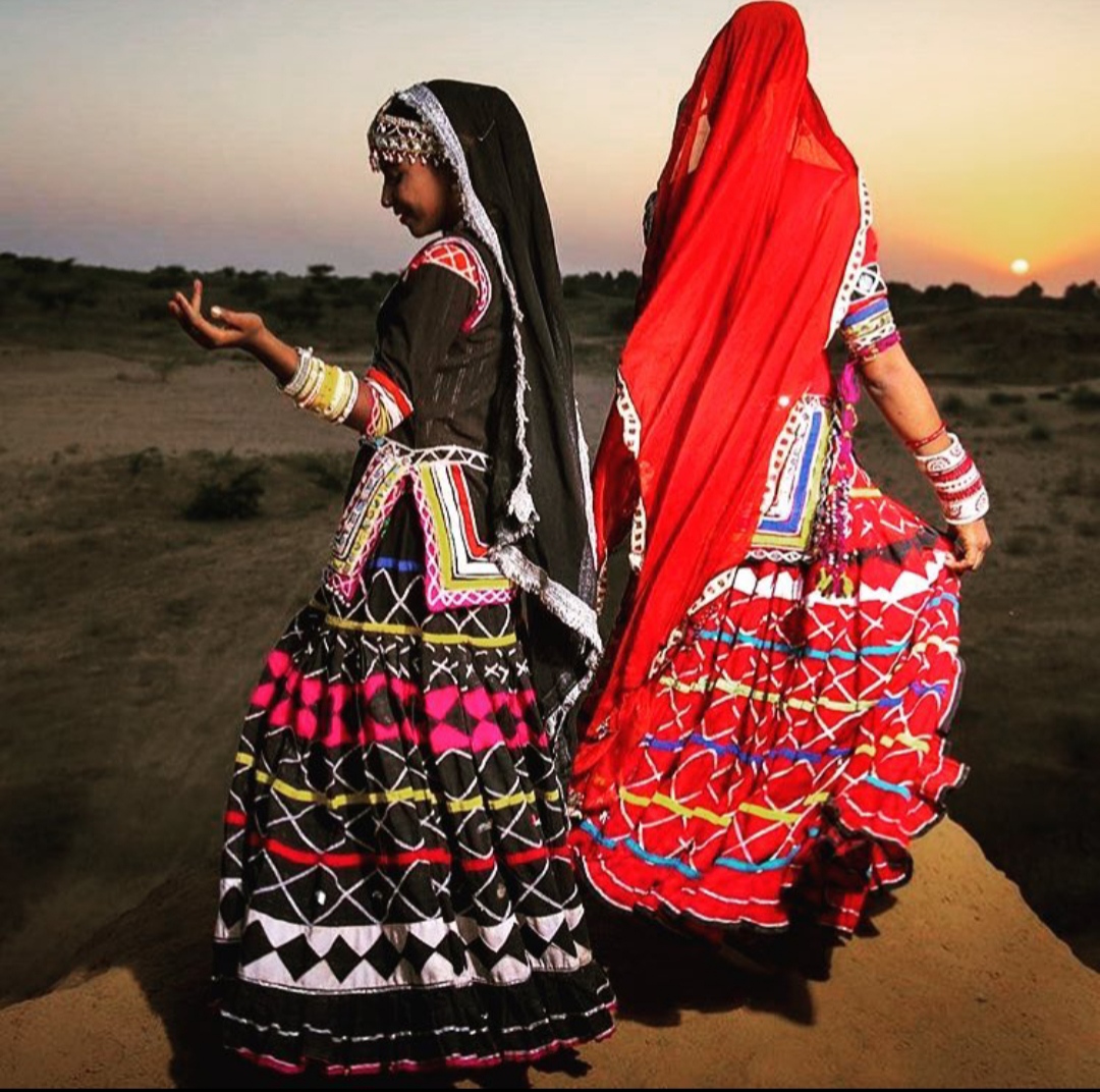 Kalbelia snake dance with traditional musical instruments