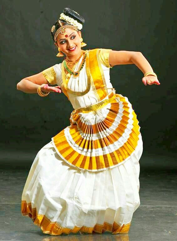 Mohiniyattam cultural event performance